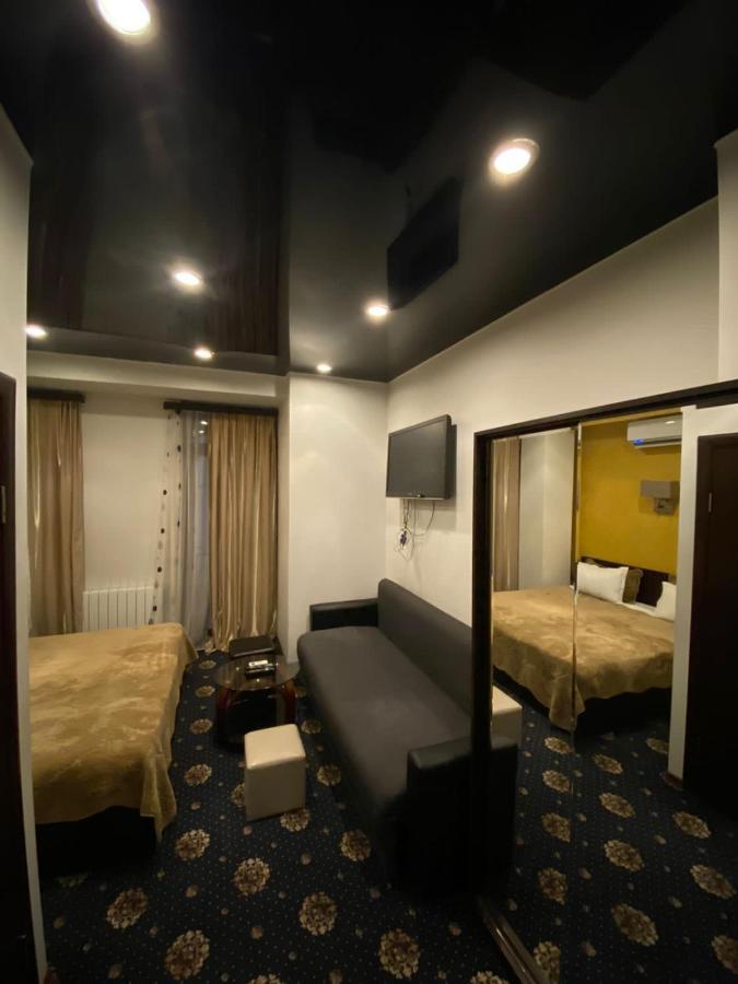 Du Vin Rouge Tbilisi Hotel Kültér fotó