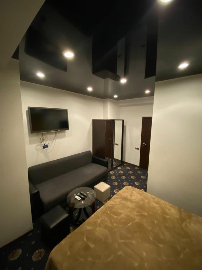 Du Vin Rouge Tbilisi Hotel Kültér fotó