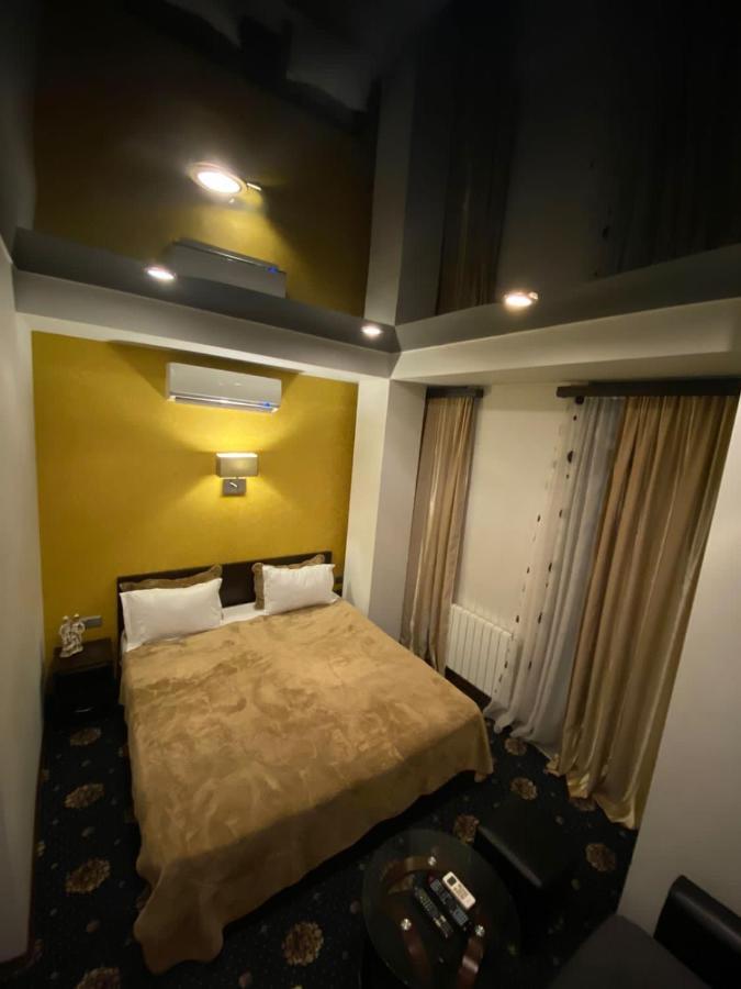 Du Vin Rouge Tbilisi Hotel Kültér fotó