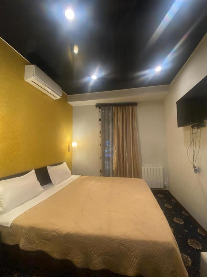 Du Vin Rouge Tbilisi Hotel Kültér fotó