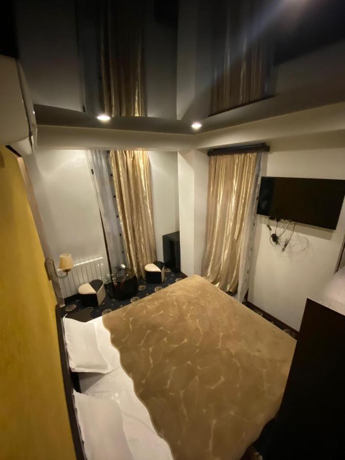 Du Vin Rouge Tbilisi Hotel Kültér fotó