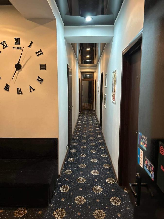 Du Vin Rouge Tbilisi Hotel Kültér fotó