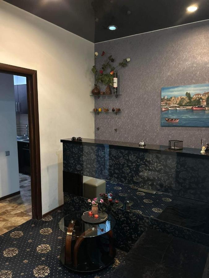 Du Vin Rouge Tbilisi Hotel Kültér fotó