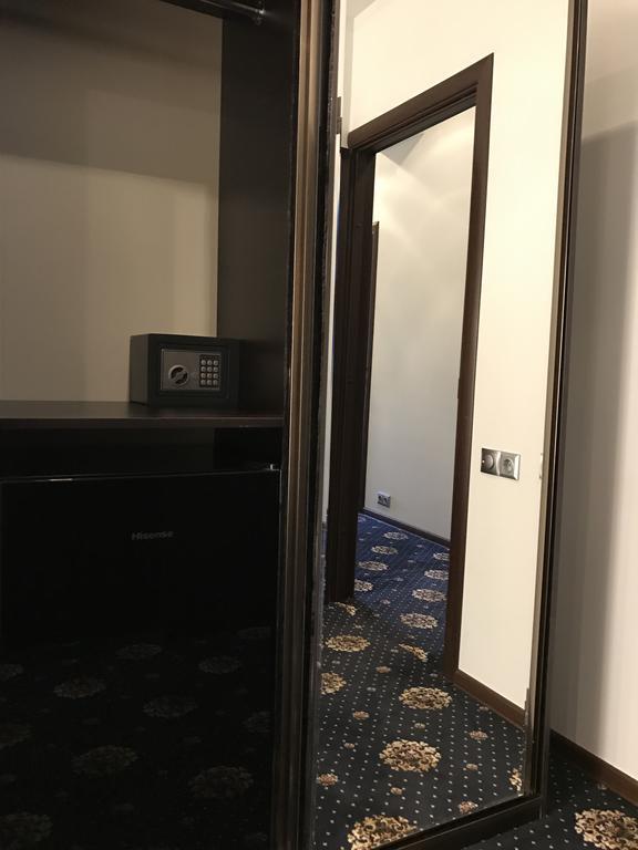 Du Vin Rouge Tbilisi Hotel Kültér fotó