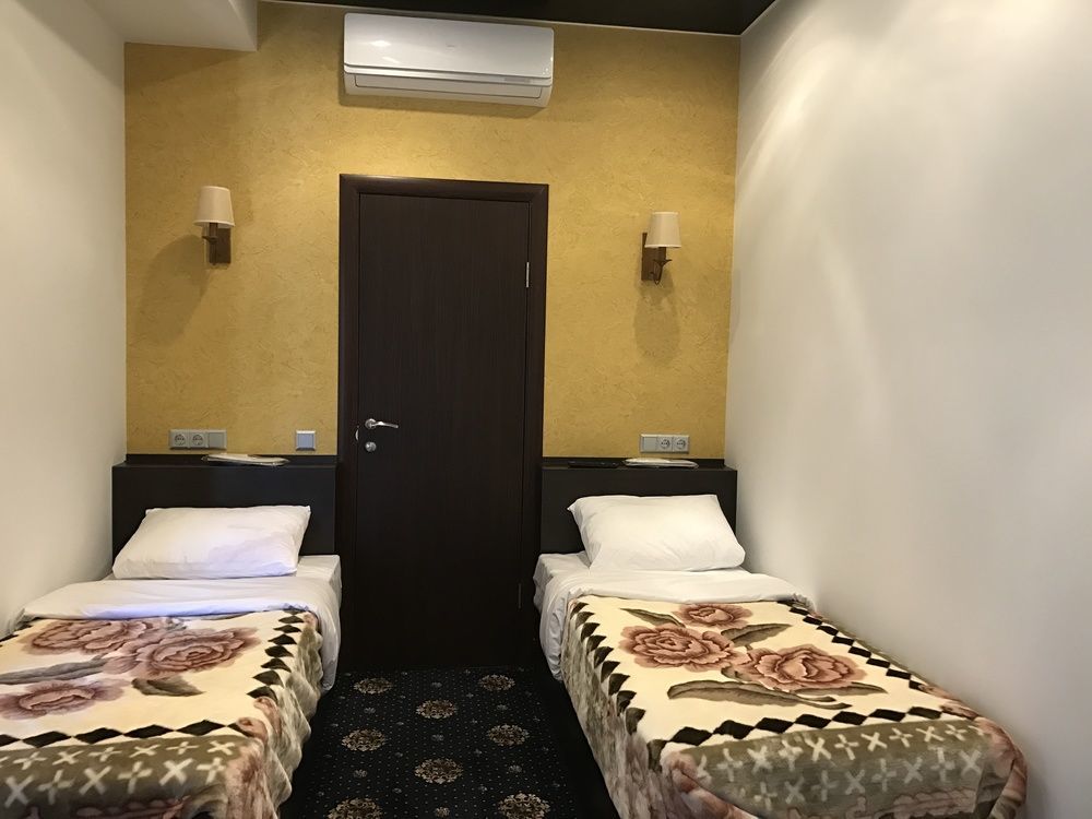 Du Vin Rouge Tbilisi Hotel Kültér fotó