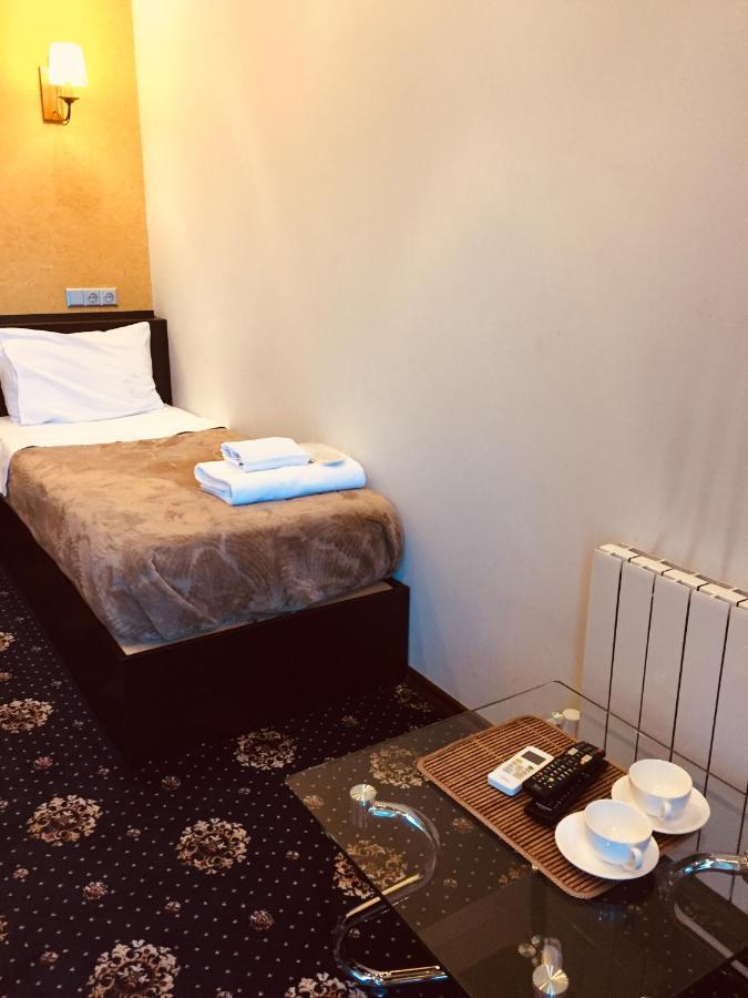 Du Vin Rouge Tbilisi Hotel Kültér fotó